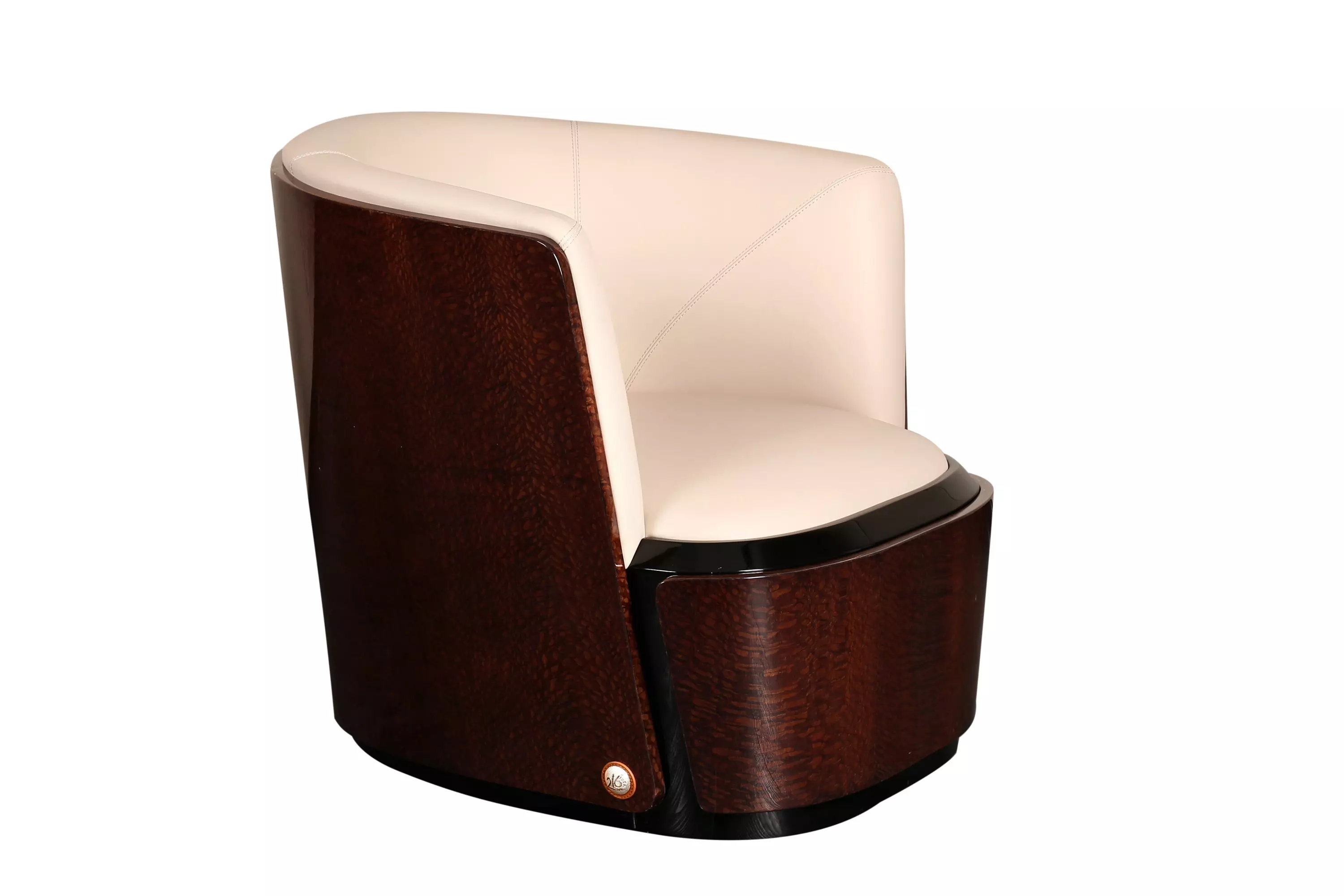 GIO Seating Group will enchant your guests with its comfort and stylish details